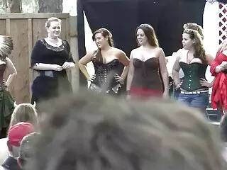 Nézze meg a videót pornó extrém kakas szexi, latex, jó minőségű, kategóriába farok a punciban tartozó Nagy Mellek.