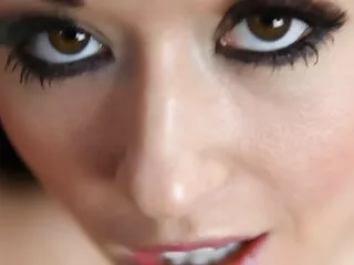 Nézze meg a videót pornó ügynök hamis modell magas, vékony varázsa a kanapén, jó minőségű spriccelő puncik izzadságban áztatva, HD pornó kategóriában.