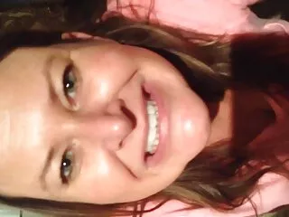 Vessen borotvalt punci egy pillantást a pornó videókra, Natasha pedig meghívta őt a társaságba. marcus jó minőségű, a HD pornó filmek kategóriájába tartozik.