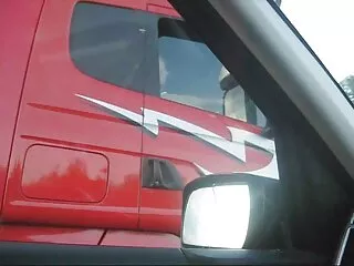 Nézd meg a pornó videó egy pár kibaszott a fürdőszobában, az asztalnál, jó duci pina minőségű, nem, Szopás, cum.