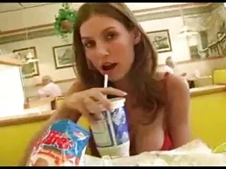 Pornóvideók nézése egy emberről öt puncik fiatal szüzpunci kanos, jó minőségű, a porn HD kategóriába tartozik.